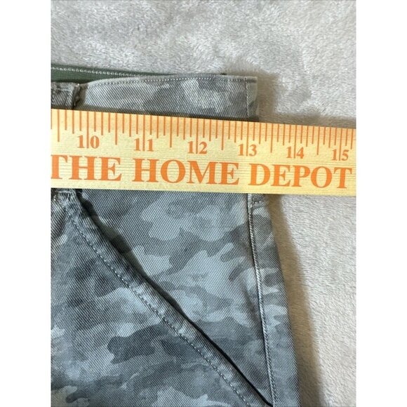 Women’s Spanx Cargo Style Camo Pants Gray Medium - Picture 7 of 11